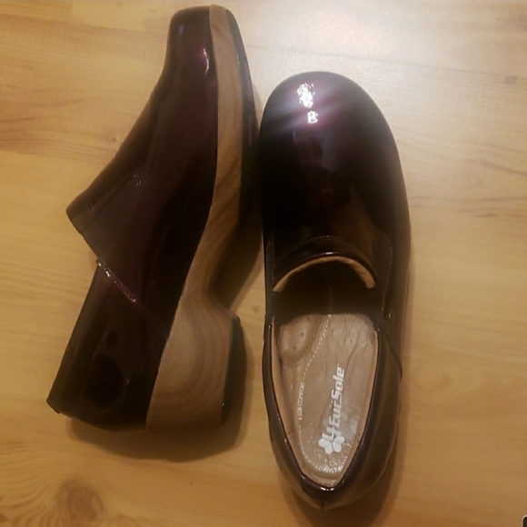 Shoes - Picture 2 of 3